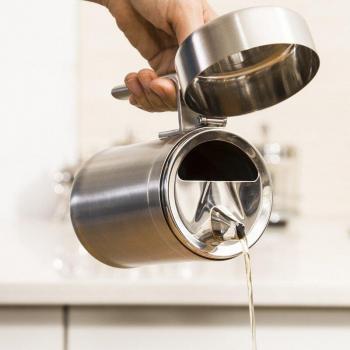 Controllable Oil Cruet