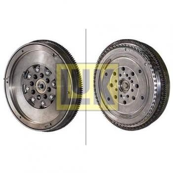 LuK OEM Clutch Disc & Pilot Bearing Set 415 0454 10