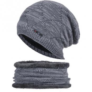 Gorro con protección para las orejas