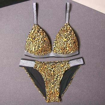 Bañador de una pieza con push-up y diseño de leopardo