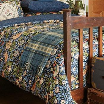 William Morris Strawberry Thief Bedspread (Indigo)