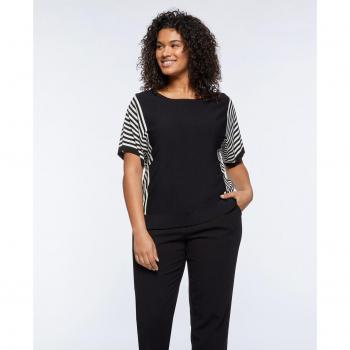 Camiseta de mujer Fiorella Rubino de rayas con cuello barco