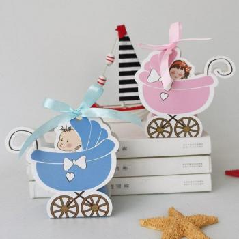 Taufdeko-Pack: Babywagen, Süßigkeiten & Favors für Jung und Mädchen