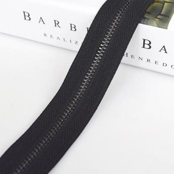 Zip métal pour manteau de sport