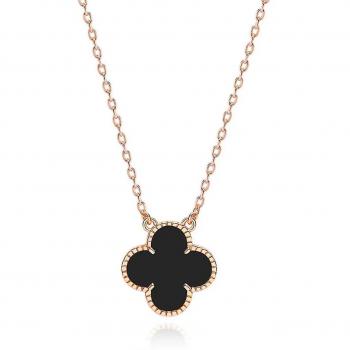 Collar hembra de plata con diseño de trébol
