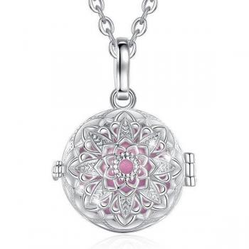 Gabbia di fiore con collana e palla rosa per gravidanza