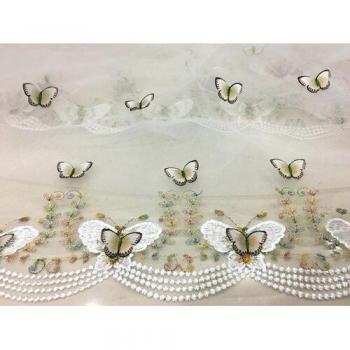 Tissu dentelle fleurie à motif papillon 3D