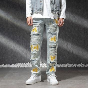 Jeans urbanos con bordados para hombre