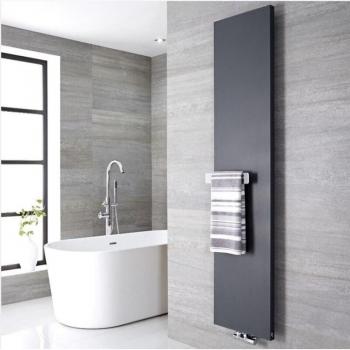 Radiatore Verticale Antracite Hudson Reed 842W con Porta Asciugamani 1820x400mm