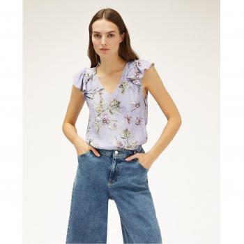 Top con mangas volantes y estampado floral