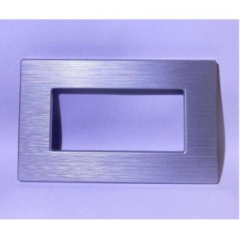 Placca 3 4 6m Dinamica in Tecnopolimero Satinato Argento Compatibile Bticino Axolute