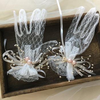 Ivory Short Lace Bridal Gloves