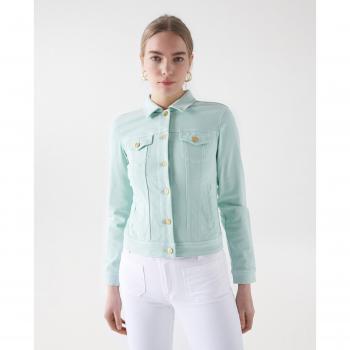 Cazadora de mujer en denim con detalles dorados