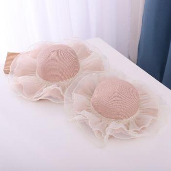 Gorra de paja con ribete de encaje para verano