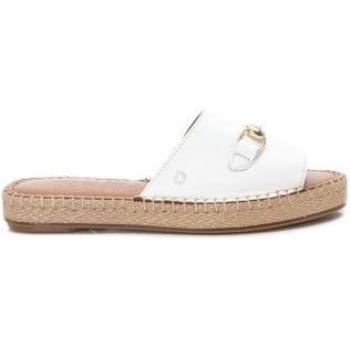 Sandalias planas de mujer Carmela de piel blanca