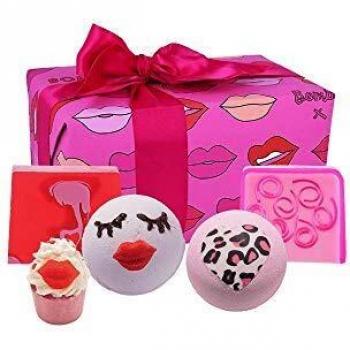 Bomb Cosmetics Lip Sync Ultimate Spa Kit