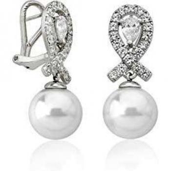 Pendientes Exquisite de Majorica con cierre omega