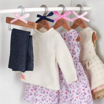 Puppen Accessoires Set: Kleiderbügel von Unsere Generation