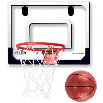 Cesta de juego de interior con colgadores de puerta