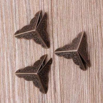 Joyería de Esquina: Caja de Madera Bronce con 10 piezas