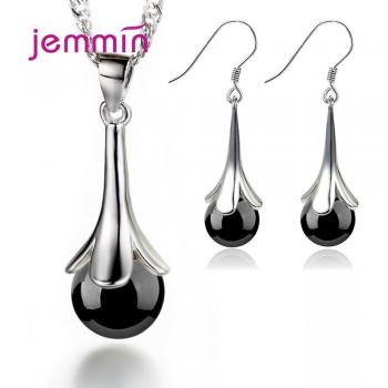 Conjunto de collar y pendientes de aro en Plata de Ley 925 con colgante de hoja de la suerte