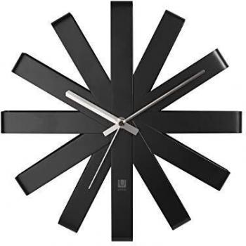 Umbra Wanduhr Ribbon, moderne Quarz Wanduhr aus gebogenem Metall