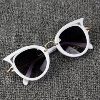Sonnenbrille für Babys mit UV400 Schutz und modischem Design