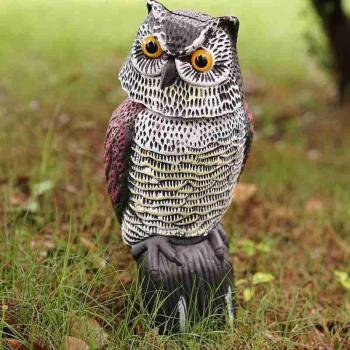 Vogelschutz‑Eule: Schwingender Kopf, akustische Warnung