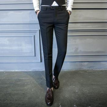 Pantalones Negros de Corte Elegante
