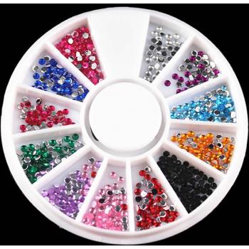 Exhibición de Uñas Falsas Kawaii con Diamantes