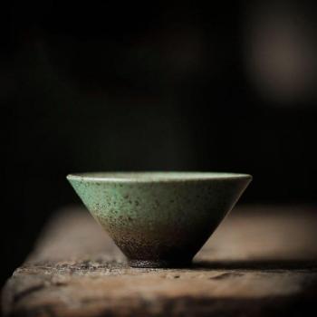 Sous-tasses artisanales vert clair CHANSHOVA