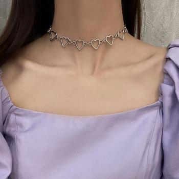 Chaîne métallique cœur rétro – bijou femme
