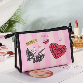 Estuche de maquillaje con forma de corazón y labios para mujer