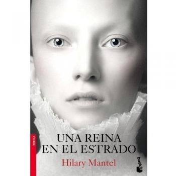 Una reina en el estrado.