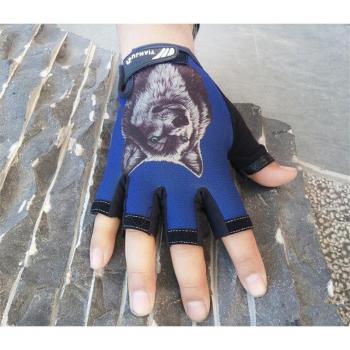 LongKeeper Men's Wolf Pattern Half Finger Gloves