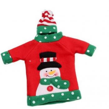 Fantasía Invernal: Hada y Alce con Botellas de Santa Snowmen