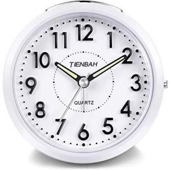 Réveil de Voyage Yadelai avec Alarme Silencieuse, Snooze 3D Numérique et Réveil à Quartz avec Lumière de Nuit Chaude