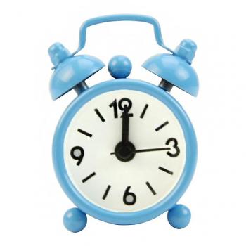 Reloj despertador analógico pequeño para mesita de noche, operado por batería, color azul clásico