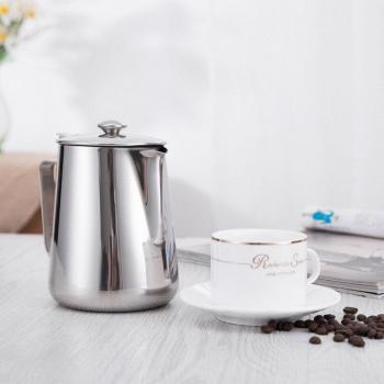 Coffee Frothing Jug with Lid 600ml
