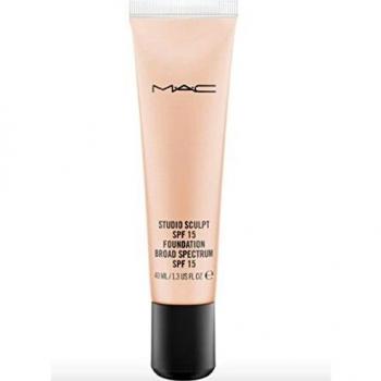 MAC Studio Sculpt Hautpflege-Foundation SPF15 – NW15 40 ml