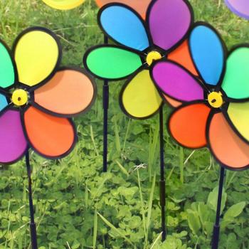 Jouet de jardin arc-en-ciel