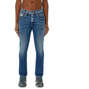 Diesel Slim‑Jeans mit strukturierter Oberfläche
