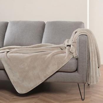 Dicke Sofadecke in Beige