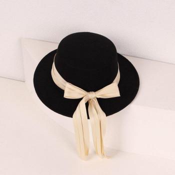 Sombrero infantil de lana con lazo