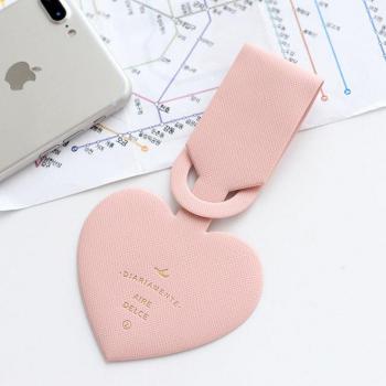 Accesorio de Viaje Cuero: Etiqueta con Diseño de Corazón