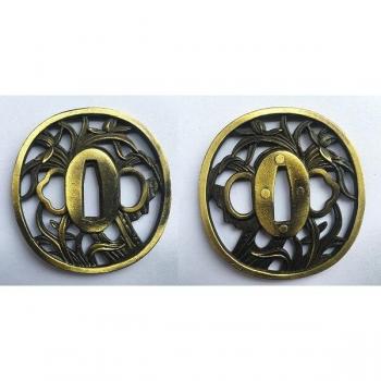 Espada japonesa con Tsuba, Fuchi, Kashira y Menuki en bronce