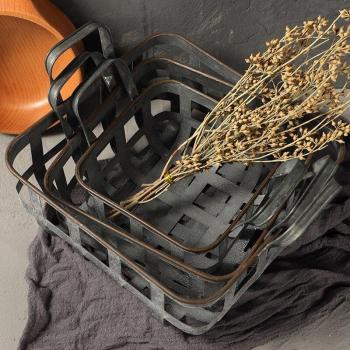 Cesta Cuadrada de Hierro con Asa
