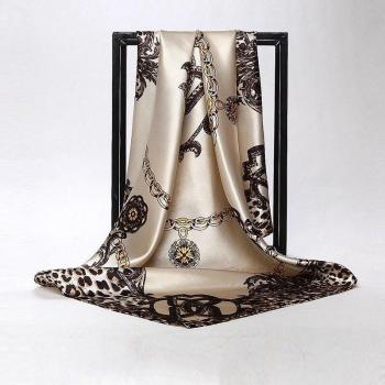 Satin Platzschal für Damen im Leopardenlook