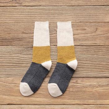 Modische Frauen-Socken für kalte Tage