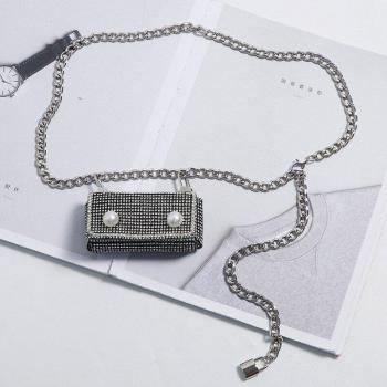 Mini Riñonera de Lujo para Mujer con Solapa de Diamante ZM1300